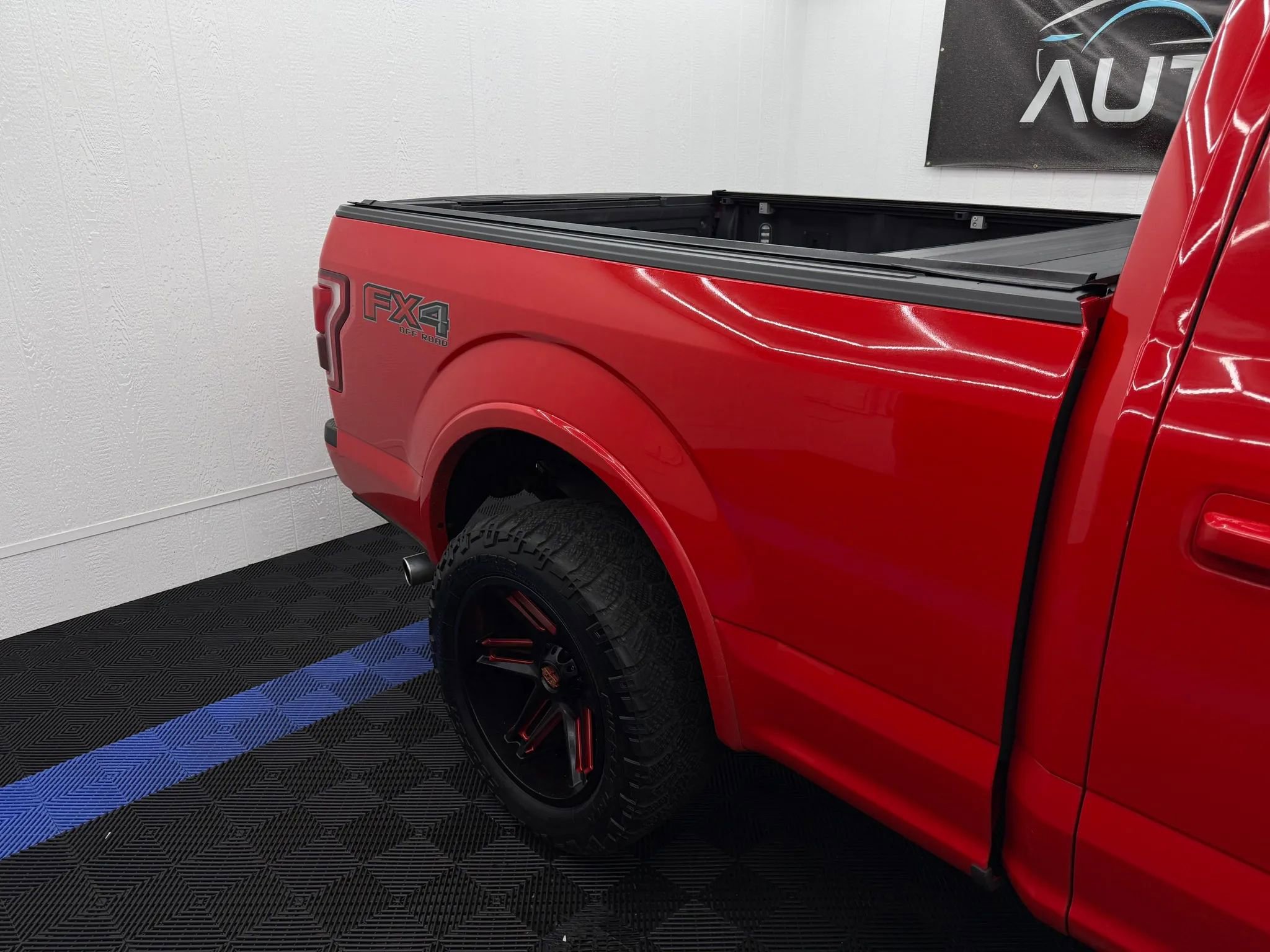 Used 2017 Ford F150 Lariat AWD/4WD image 3