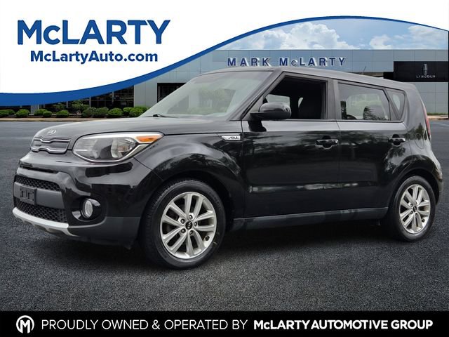 Used 2017 Kia Soul + image 1