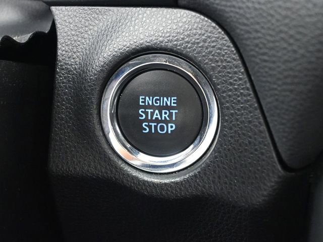 Used 2022 Toyota RAV4 Limited FWD image 3