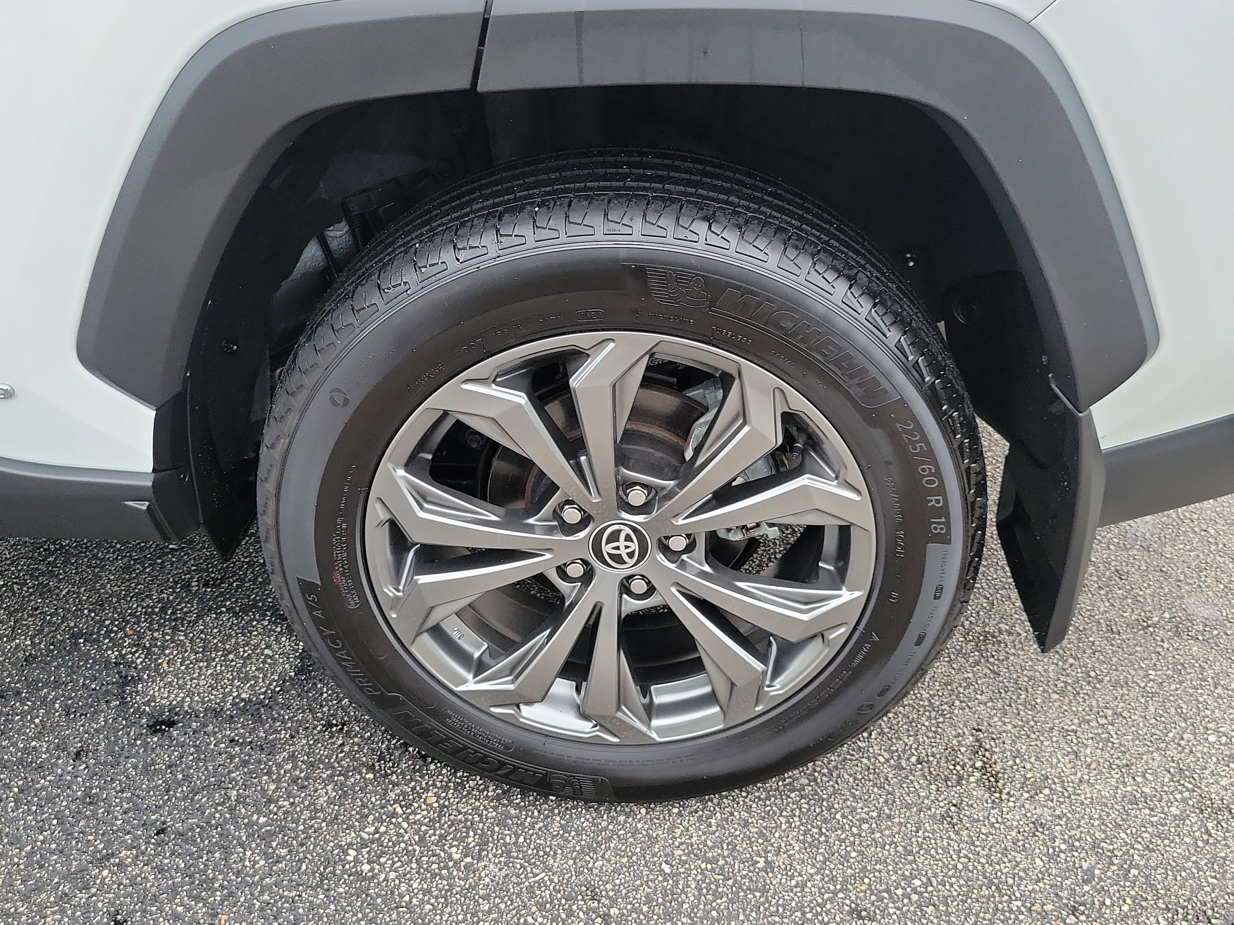 Used 2024 Toyota RAV4 XLE Premium image 8