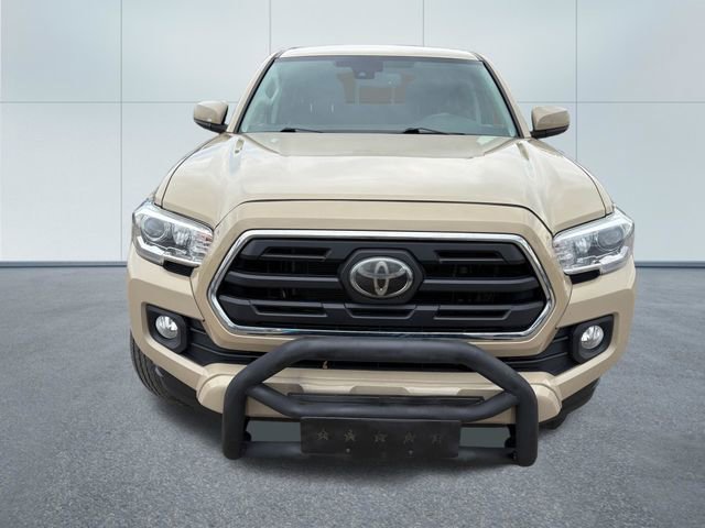 Used 2018 Toyota Tacoma SR5 AWD/4WD image 6