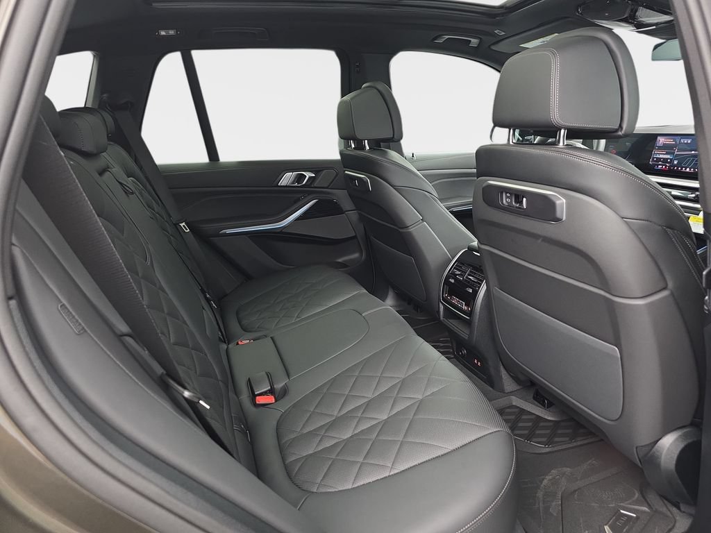 New 2026 BMW X5 xDrive50e w/ M Sport Package AWD/4WD image 11