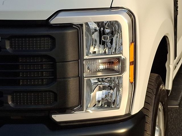 Used 2025 Ford F350 XL image 9