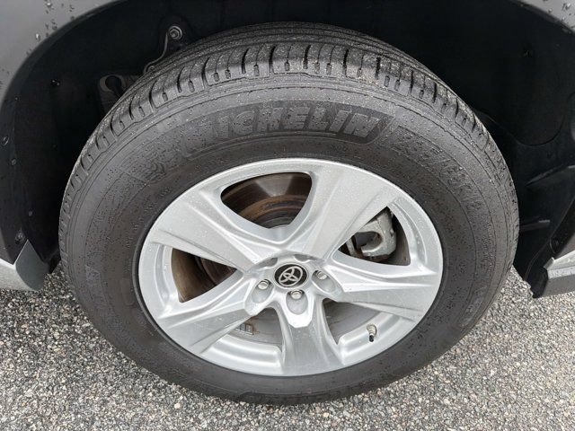 Certified 2025 Toyota Highlander LE FWD image 31
