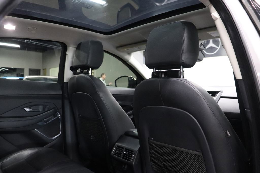 Used 2018 Jaguar E-PACE S image 21