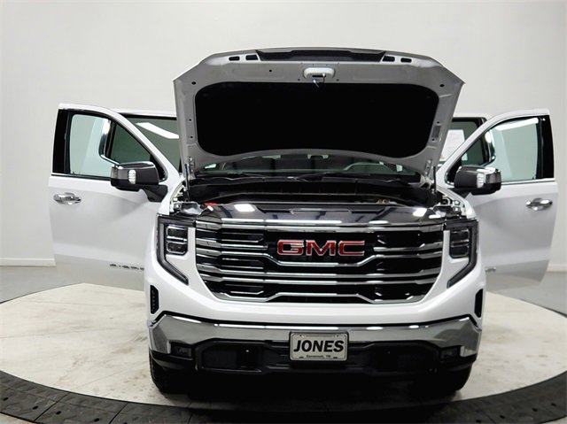 Used 2024 GMC Sierra 1500 SLT w/ SLT Premium Package image 10