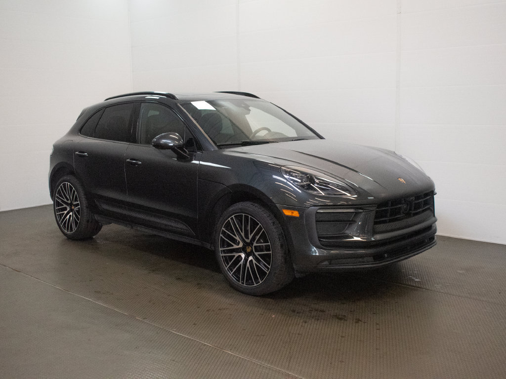 Certified 2026 Porsche Macan AWD/4WD image 8