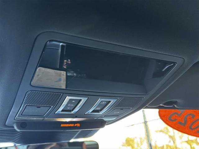 Used 2025 Land Rover Range Rover Evoque Dynamic SE image 28