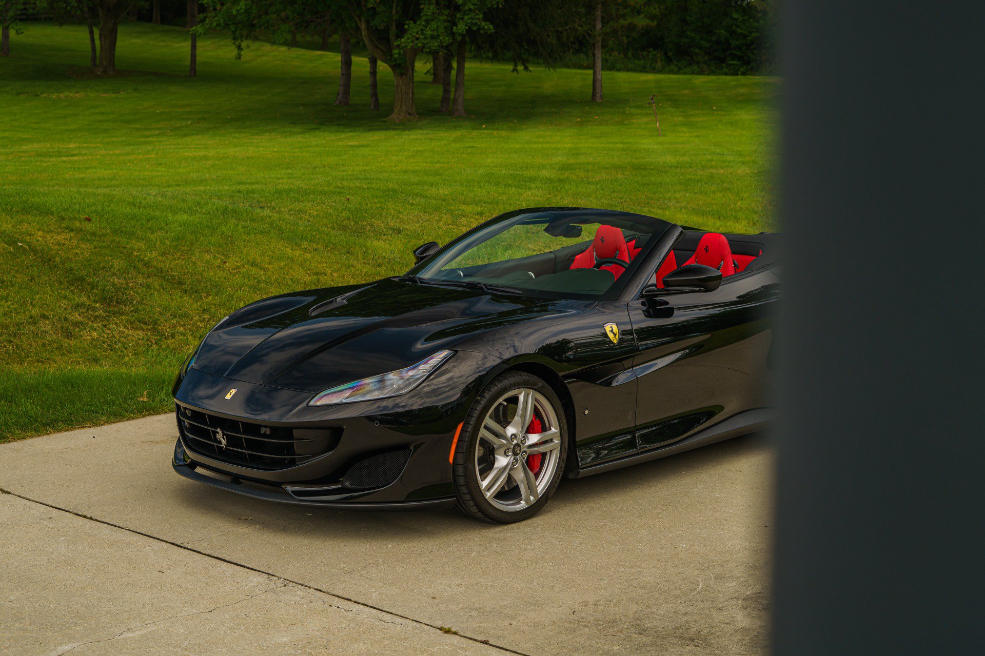 Used 2019 Ferrari Portofino RWD image 92