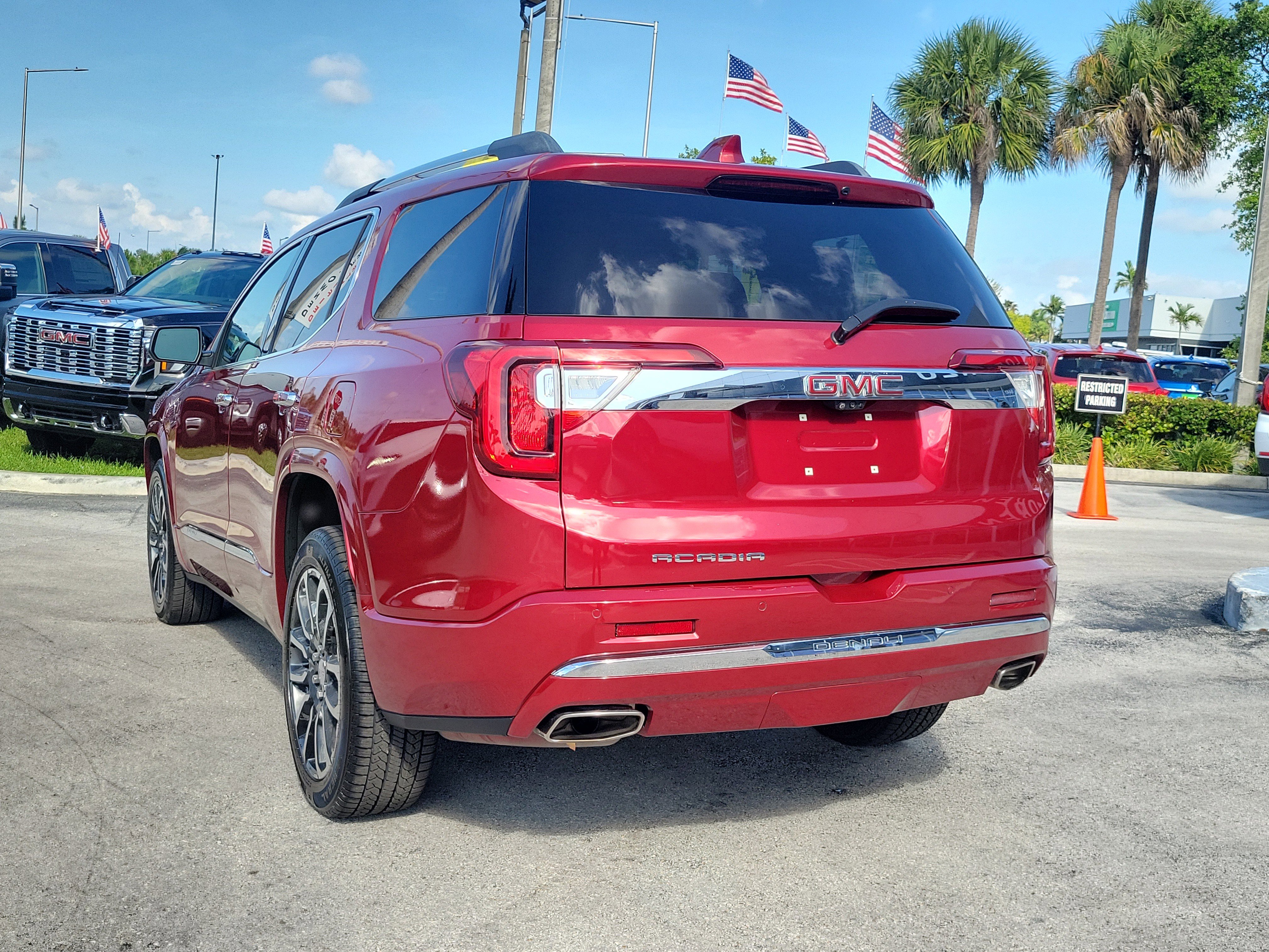 Used 2020 GMC Acadia Denali w/ Technology Package image 7
