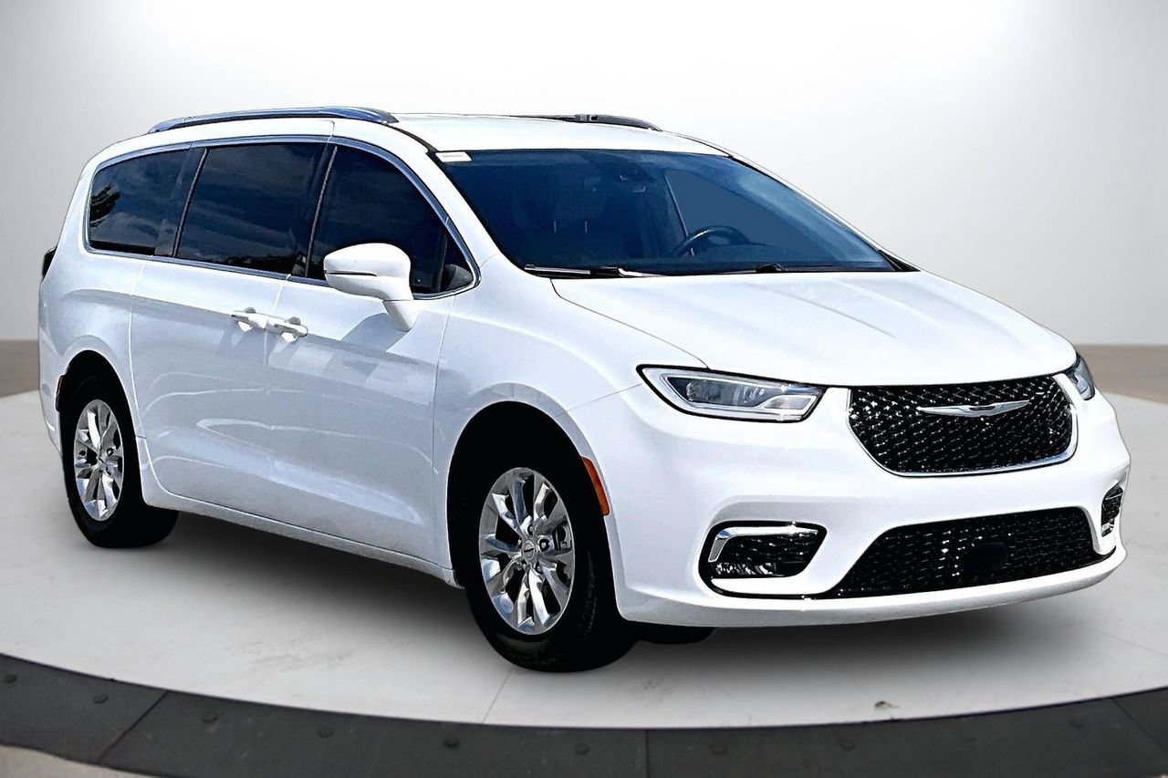 Certified 2021 Chrysler Pacifica Touring-L FWD image 2