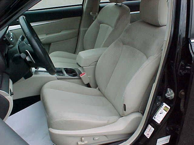 Used 2010 Subaru Legacy 2.5i Premium AWD/4WD image 13