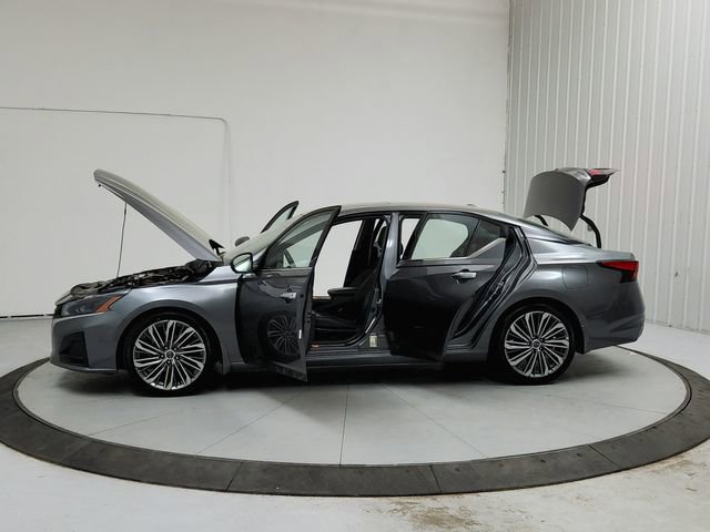 Used 2023 Nissan Altima 2.5 SL FWD image 12
