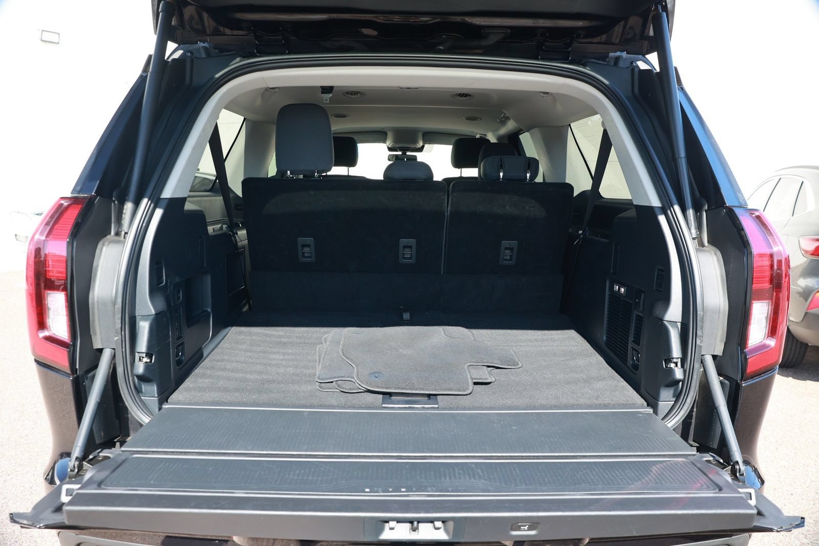 Used 2025 Ford Expedition Max Active AWD/4WD image 40