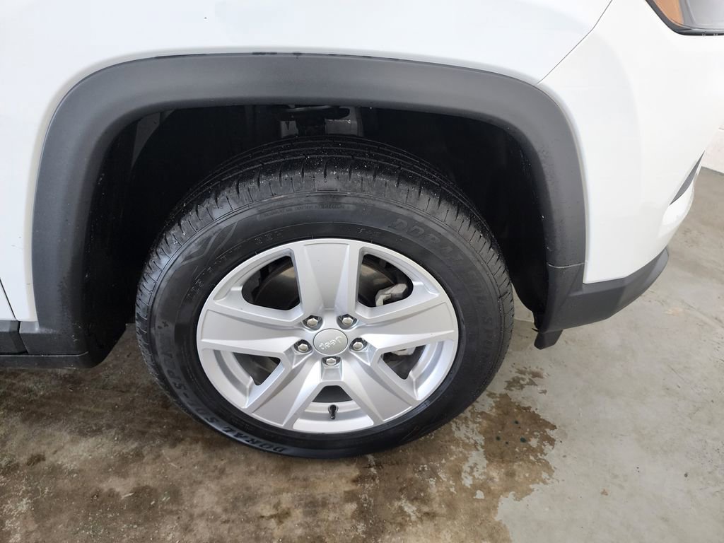 Used 2022 Jeep Compass Latitude w/ Convenience Group image 38