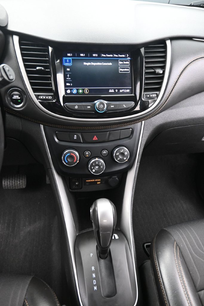 Used 2020 Chevrolet Trax LT w/ LT Convenience Package FWD image 16