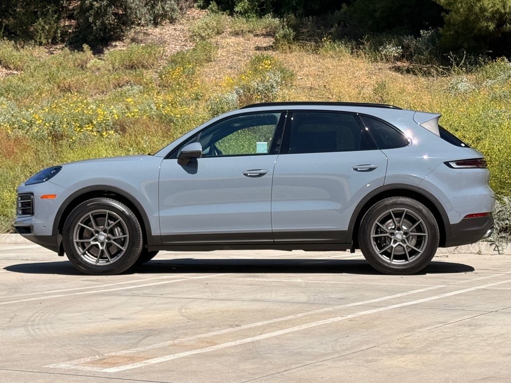 Used 2024 Porsche Cayenne image 8