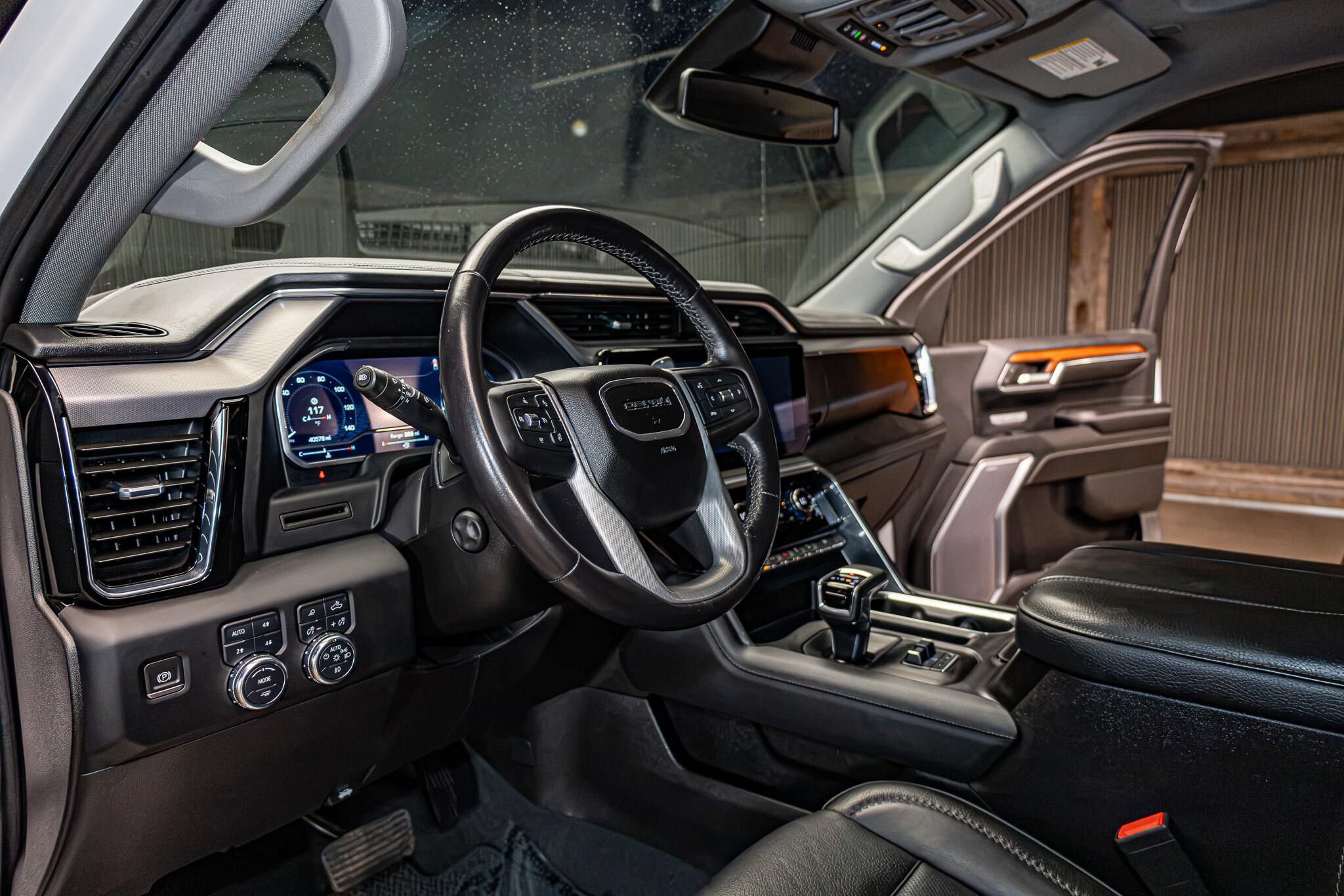 Used 2023 GMC Sierra 1500 Denali w/ Denali Carbonpro Edition AWD/4WD image 16