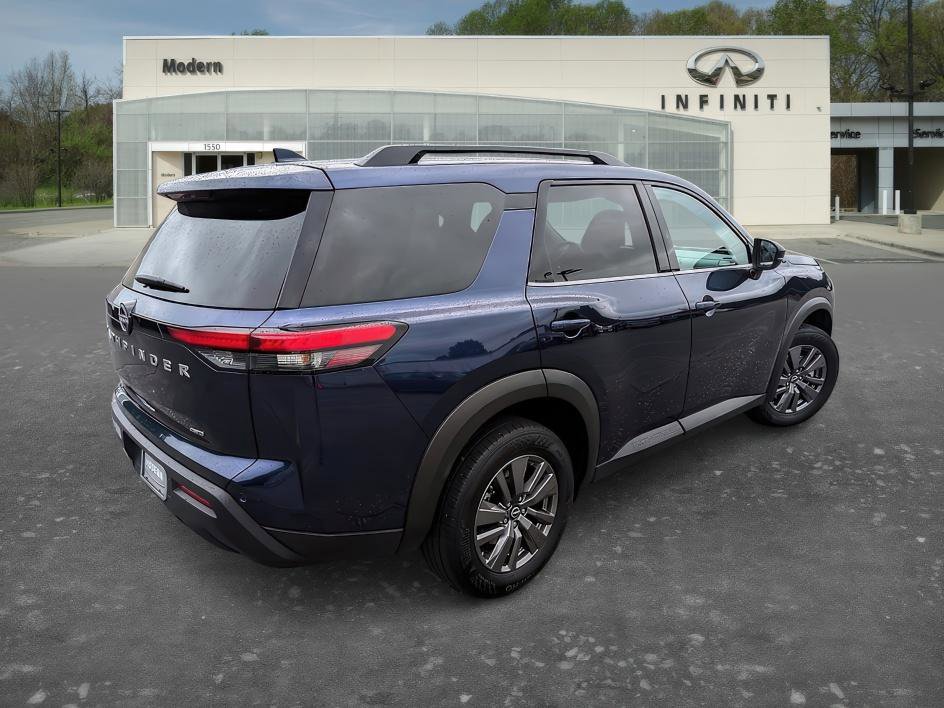 Used 2025 Nissan Pathfinder SV AWD/4WD image 4