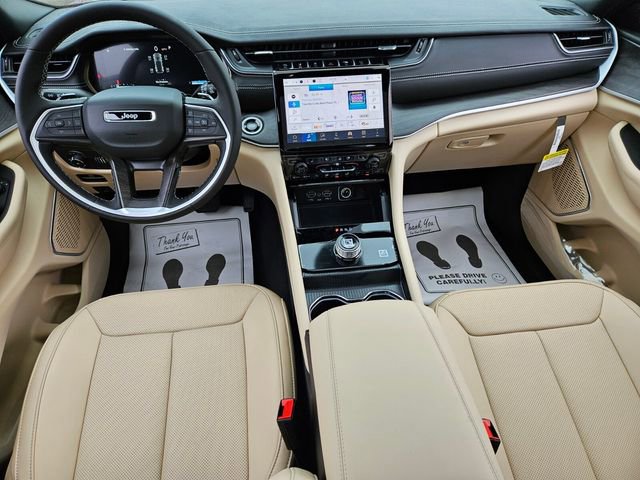 New 2025 Jeep Grand Cherokee Limited w/ Luxury Tech Group II RWD image 10