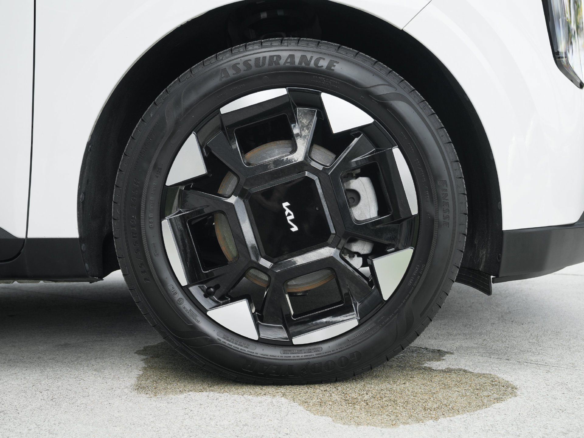 Used 2026 Kia Carnival EX FWD image 39