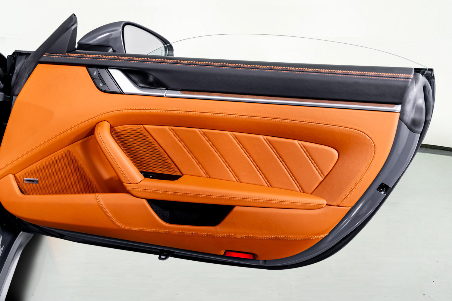 Used 2025 Porsche 911 Carrera image 38