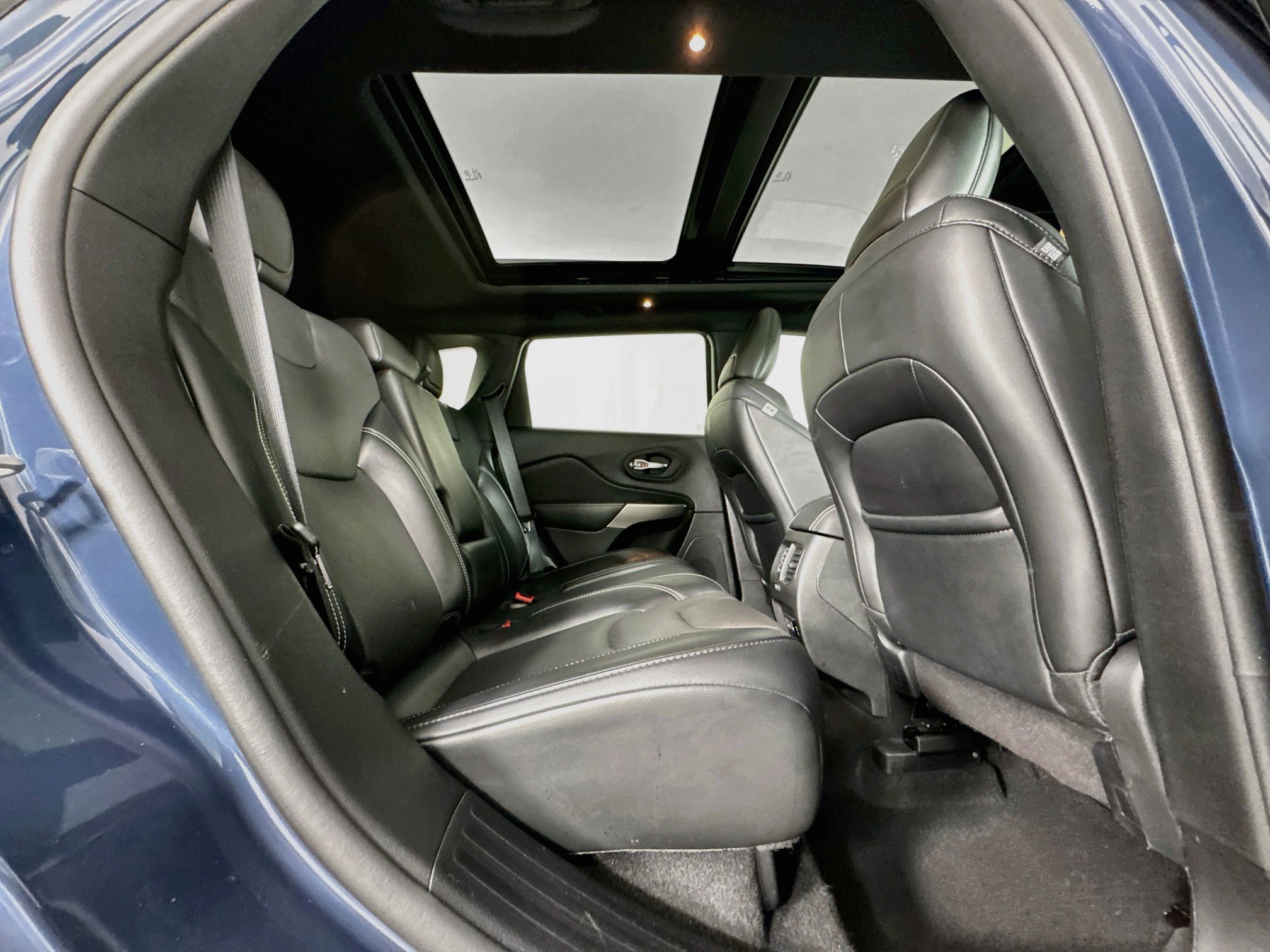 Used 2021 Jeep Cherokee Latitude Lux 80th Anniv w/ Quick Order Package 26U 80TH AWD/4WD image 29