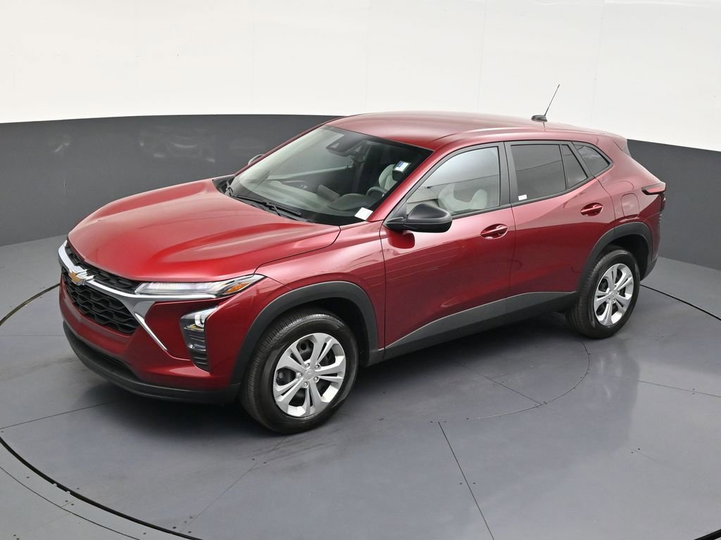 Used 2025 Chevrolet Trax LS image 13