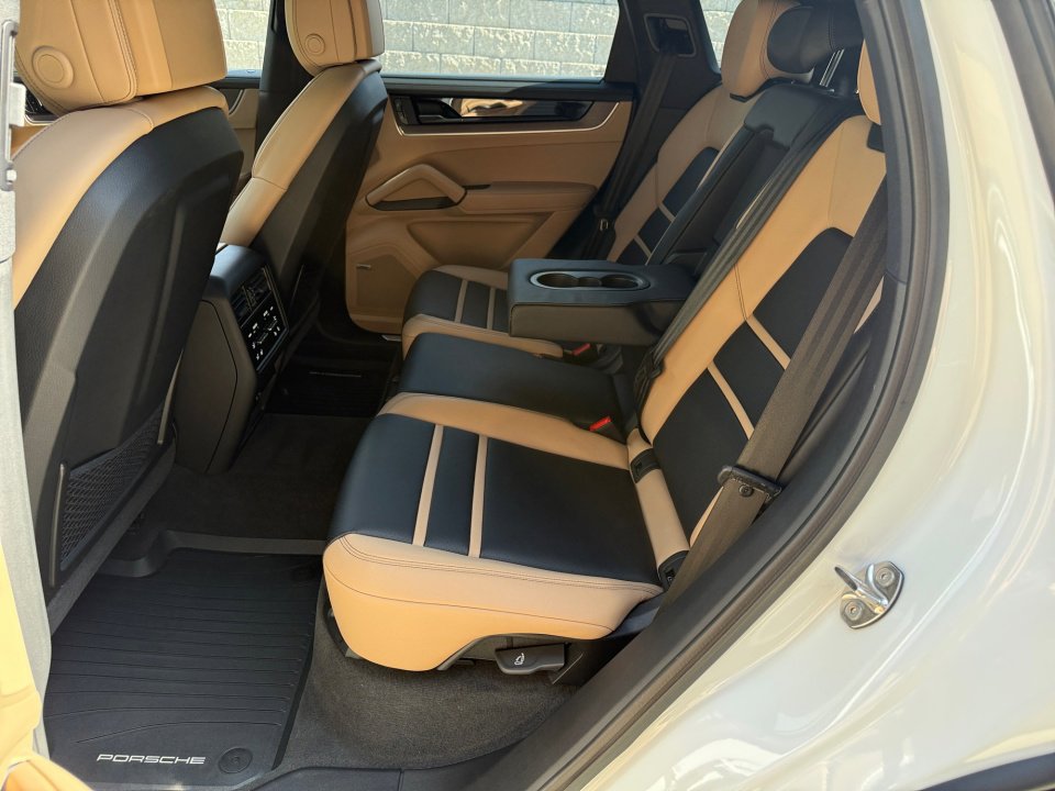 Certified 2025 Porsche Cayenne S image 20