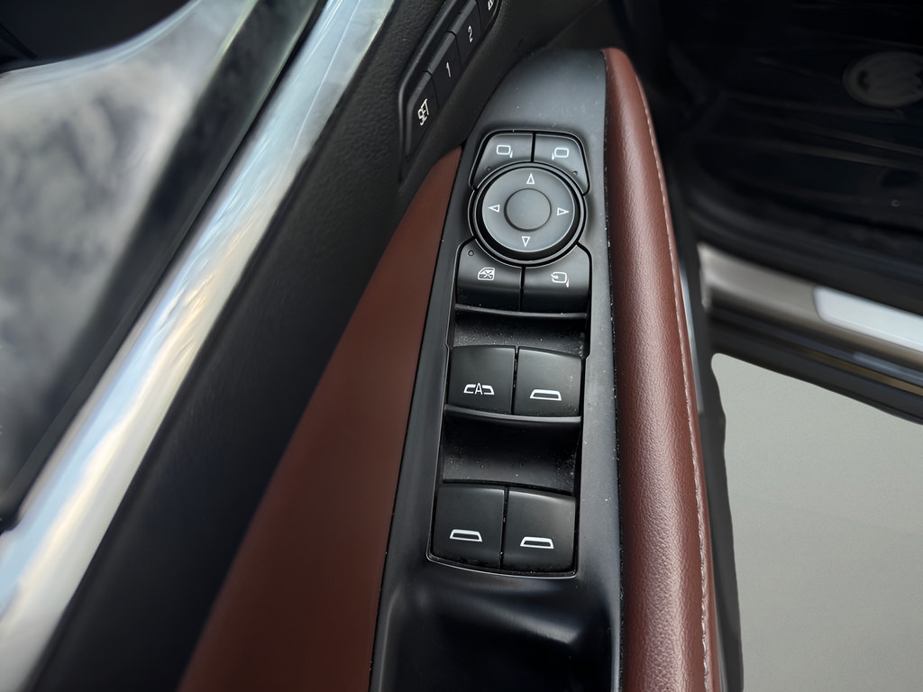Used 2018 Buick Enclave Avenir w/ Trailering Package FWD image 18