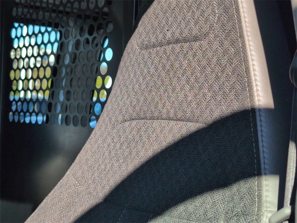 Used 2024 Chevrolet Express 2500 Work Van w/ Driver Convenience Package image 18