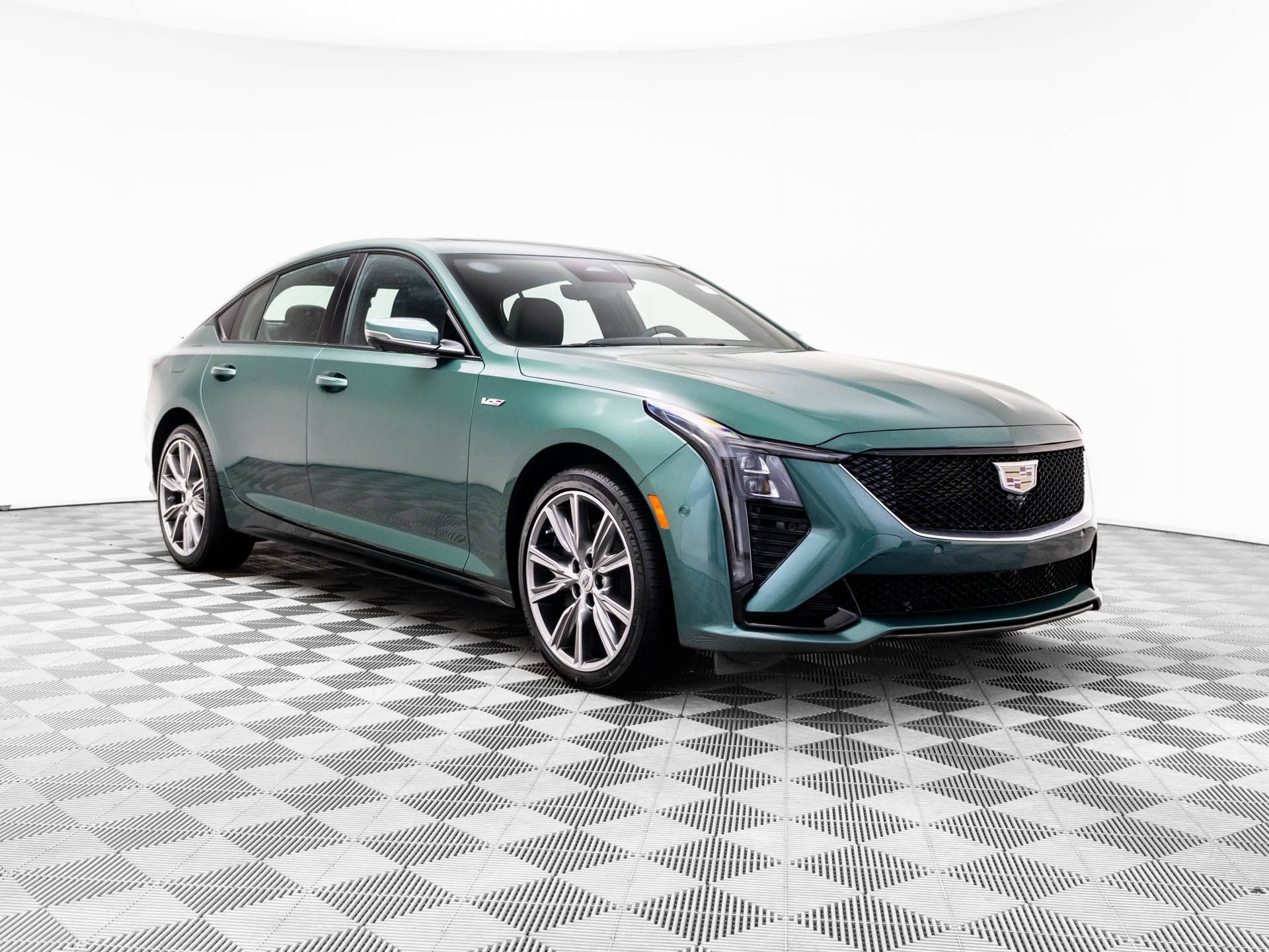 Certified 2025 Cadillac CT5 V w/ Technology Package AWD/4WD image 7