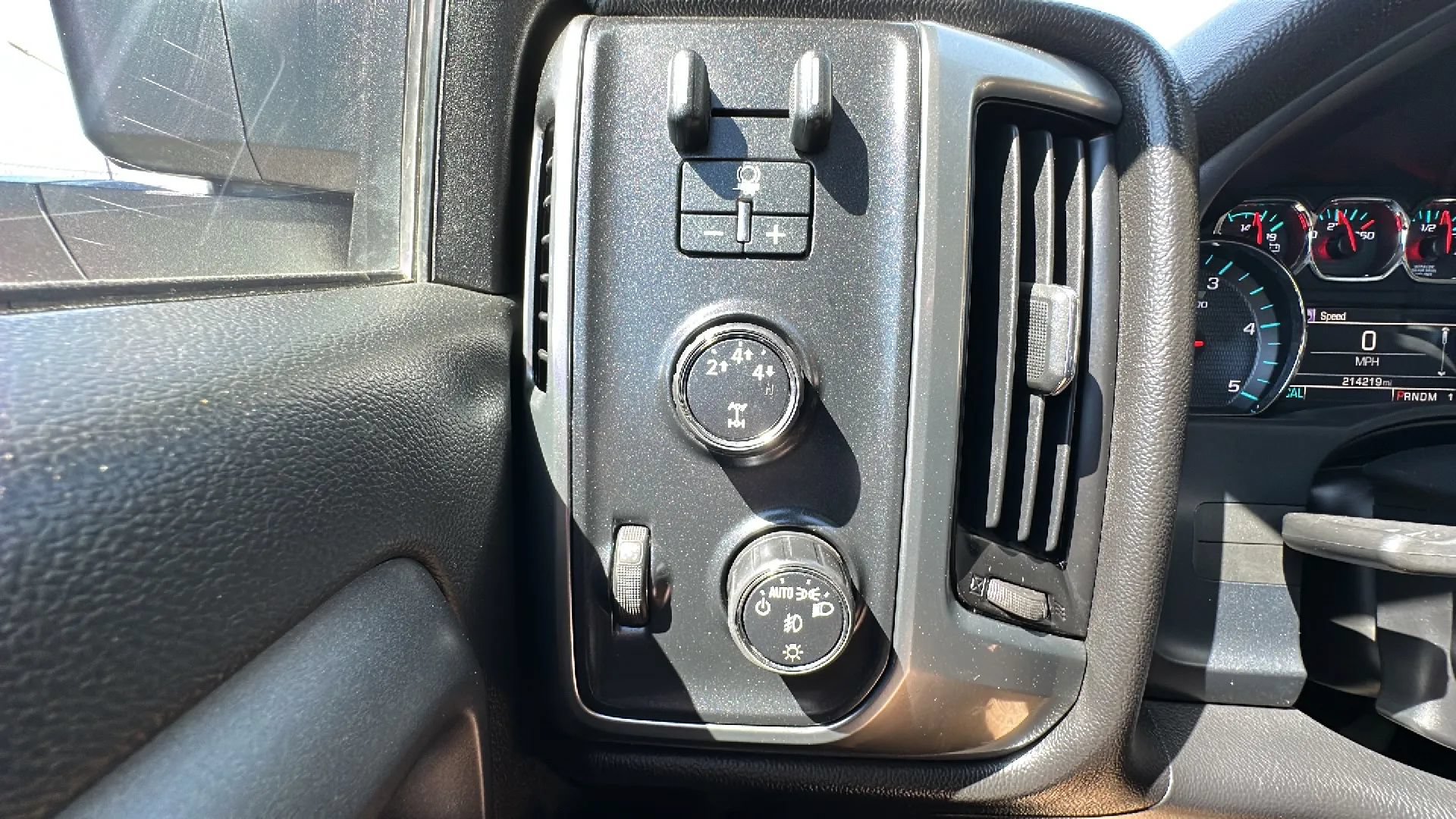 Used 2016 Chevrolet Silverado 3500 LT w/ LT Convenience Package AWD/4WD image 16