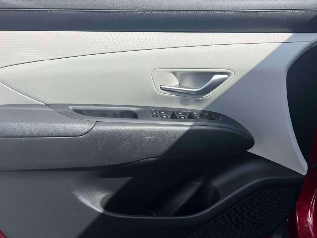 Used 2025 Hyundai Tucson SEL AWD/4WD image 18