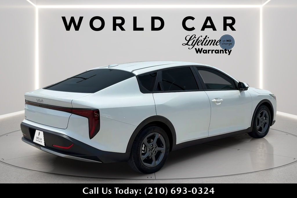 Used 2025 Kia K4 FWD image 3