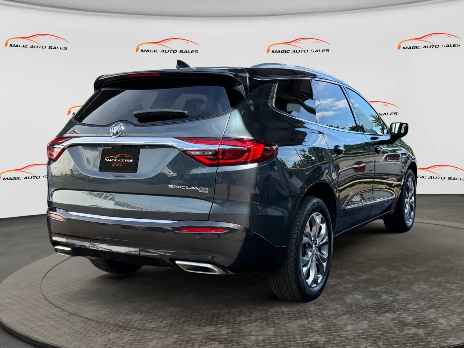 Used 2019 Buick Enclave Avenir w/ Avenir Technology Package AWD/4WD image 10