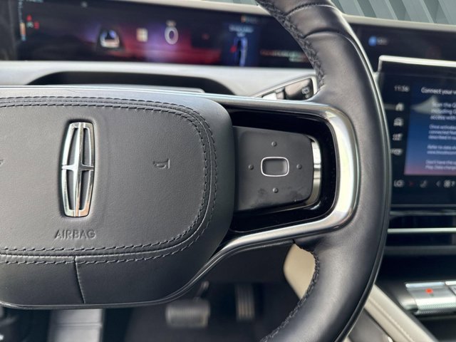 Used 2024 Lincoln Nautilus Premier AWD/4WD image 15