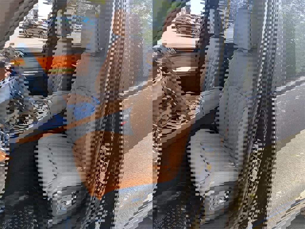 New 2026 BMW X7 xDrive40i w/ M Sport Package image 8