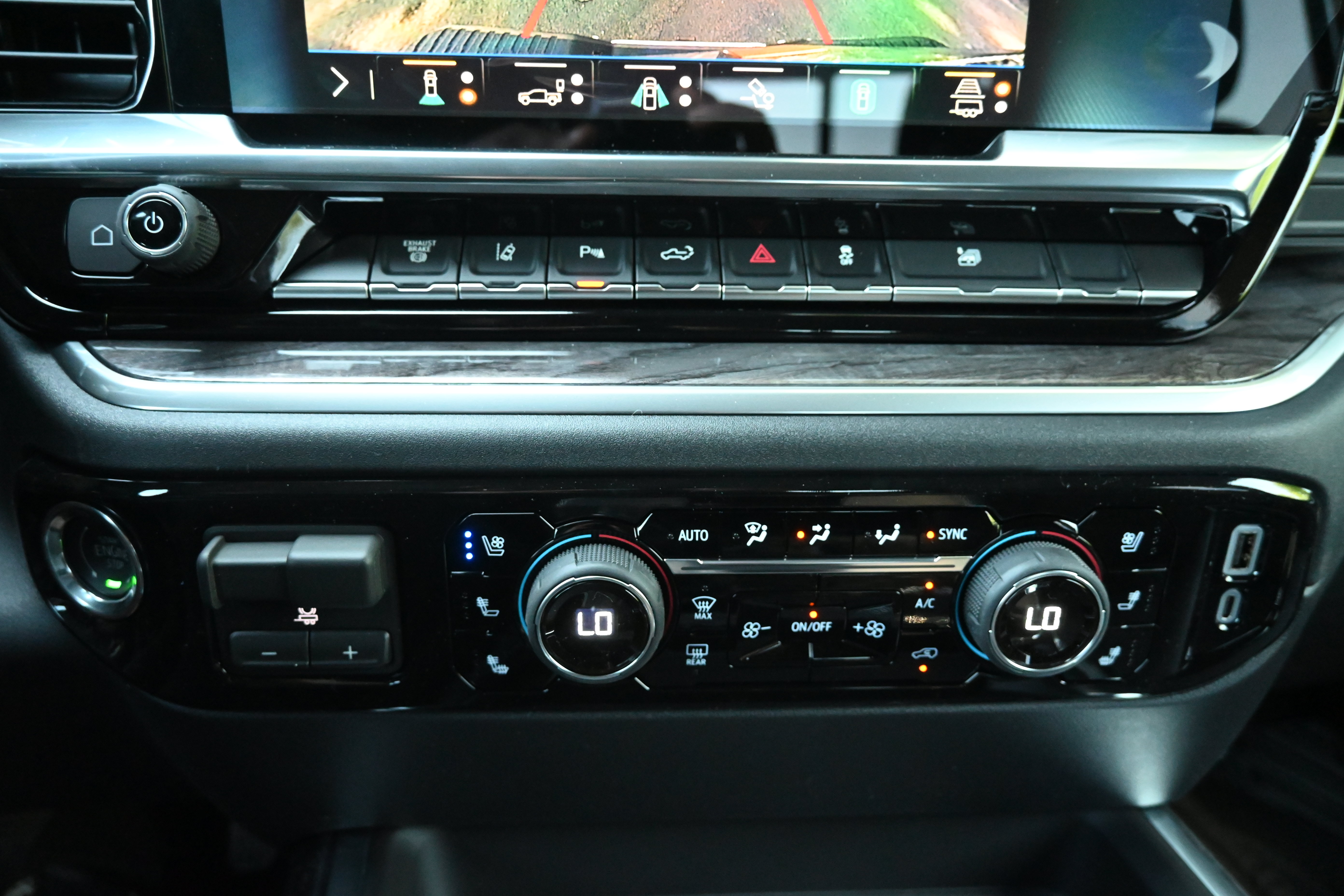 New 2026 Chevrolet Silverado 2500 LTZ w/ LTZ Premium Package AWD/4WD image 26