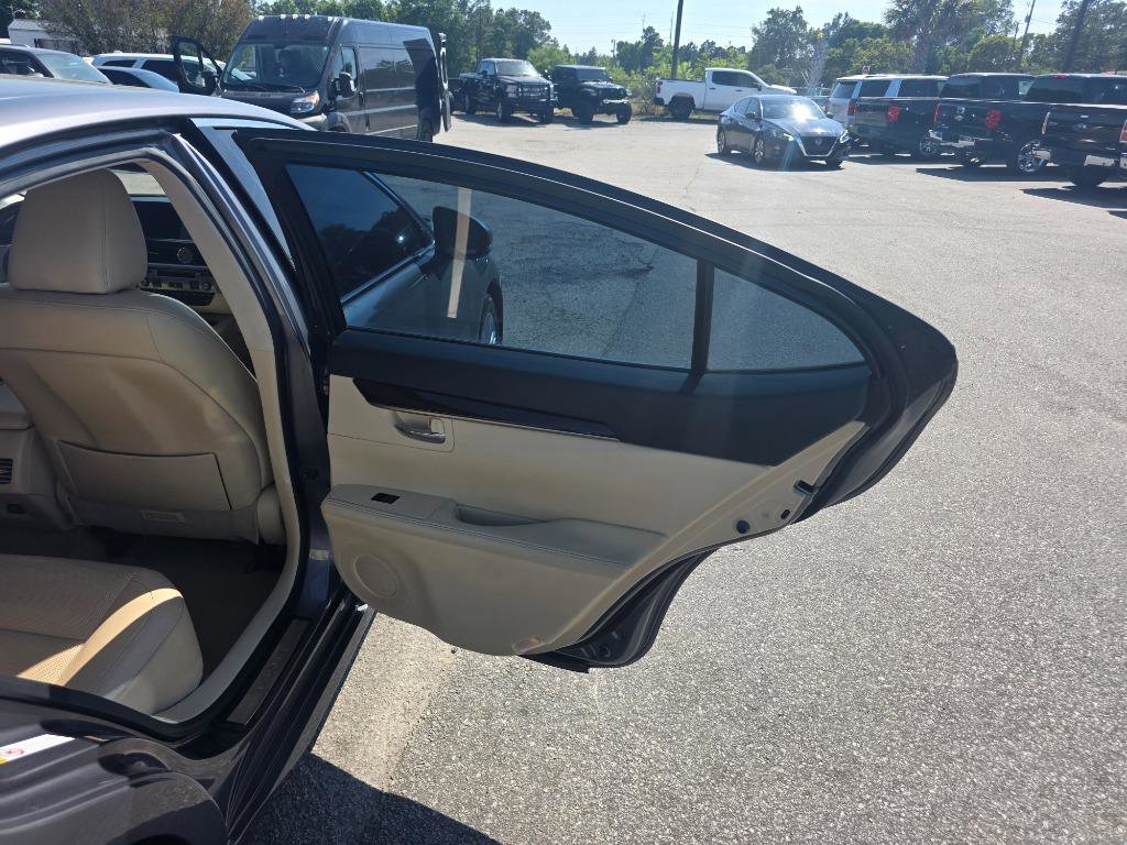 Used 2013 Lexus ES 350 w/ Luxury Pkg image 13