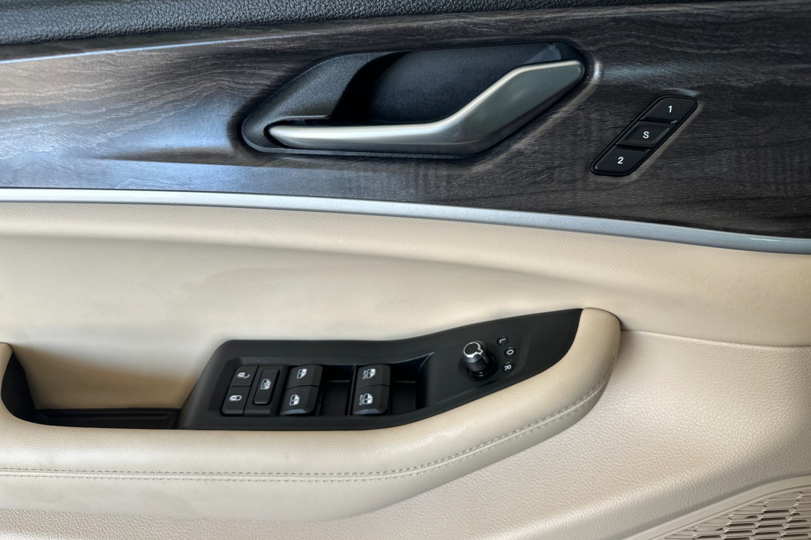 New 2025 Jeep Grand Cherokee L Limited w/ Luxury Tech Group II image 11