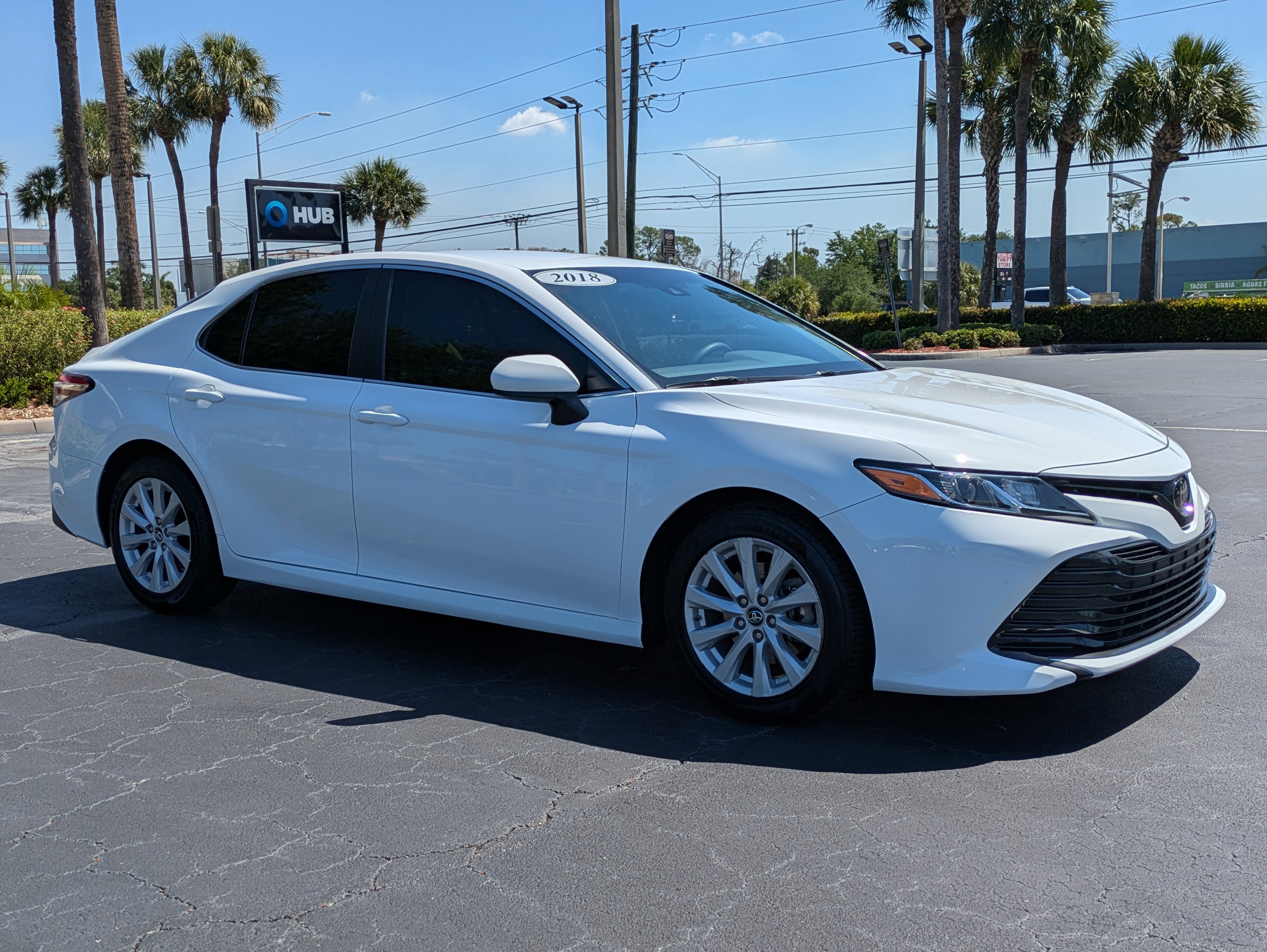 Used 2018 Toyota Camry LE FWD image 7