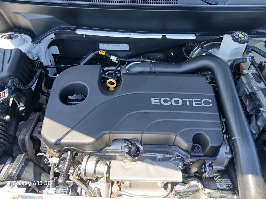 Used 2021 Chevrolet Equinox LT FWD image 18