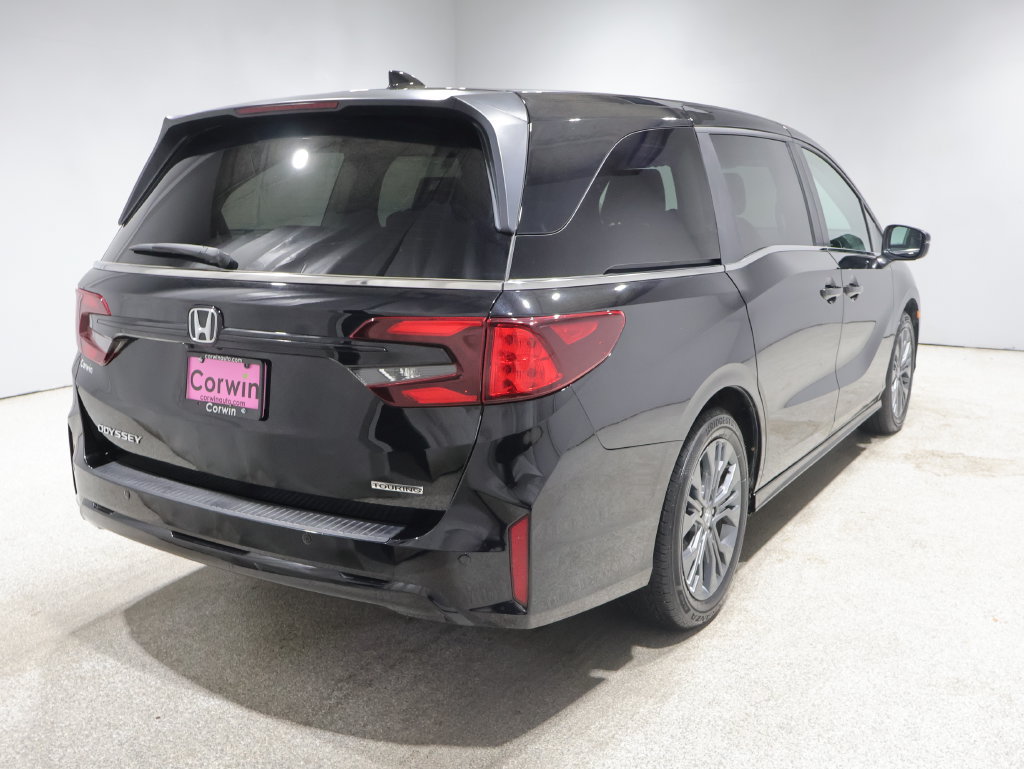 Used 2026 Honda Odyssey Touring image 2