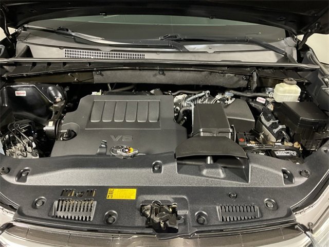 Used 2015 Toyota Highlander XLE image 8