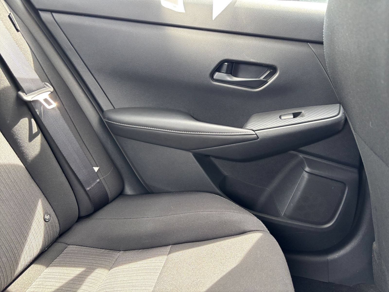 Used 2025 Nissan Sentra SV FWD image 29