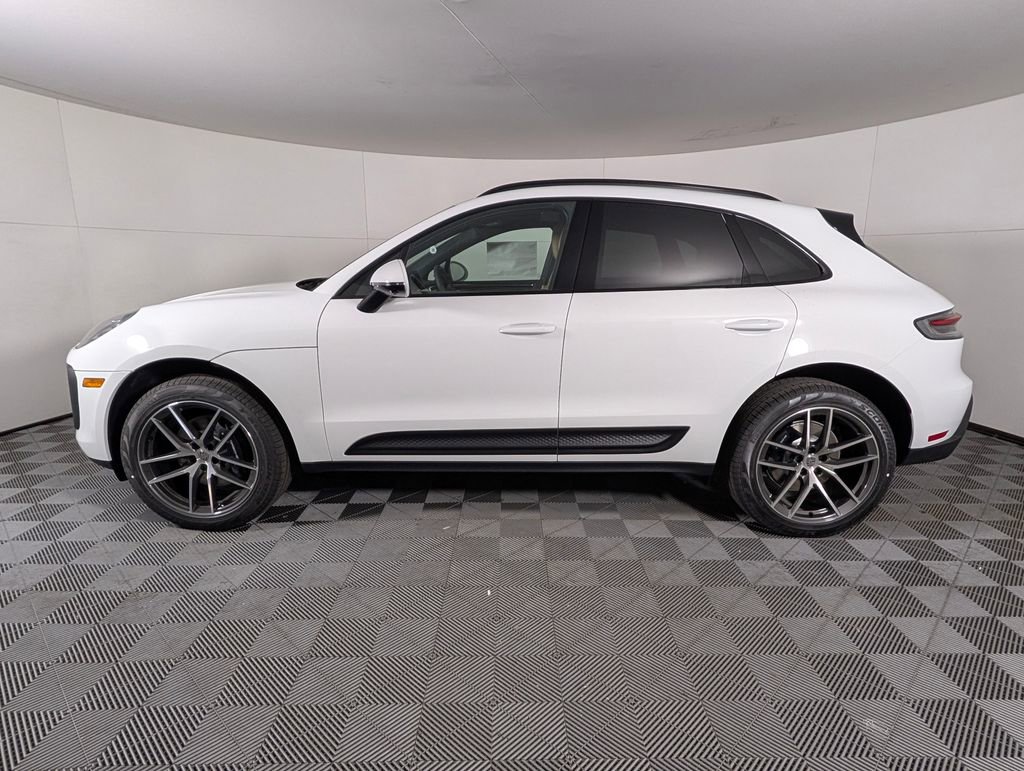New 2026 Porsche Macan image 2