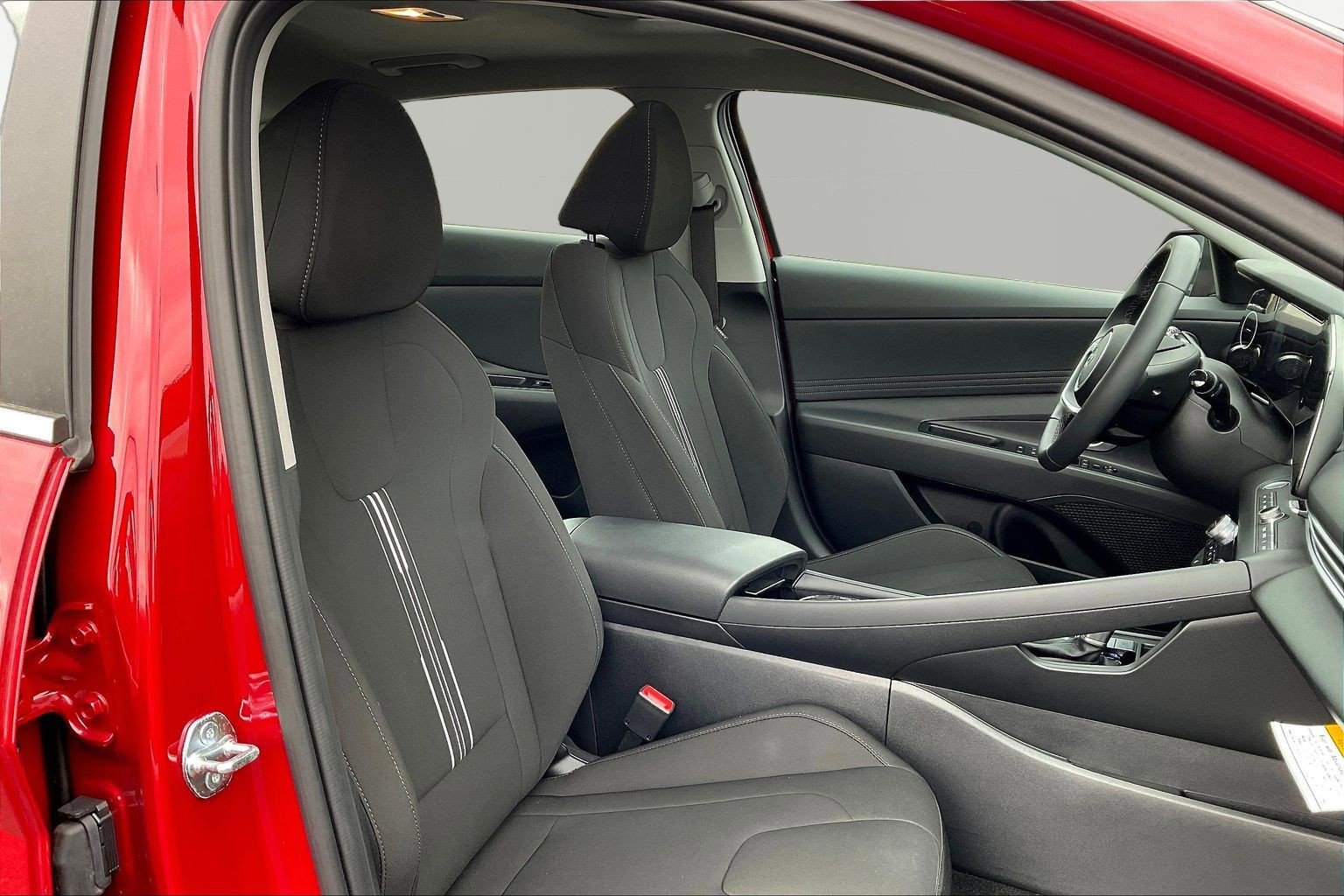 Certified 2025 Hyundai Elantra SEL FWD image 29