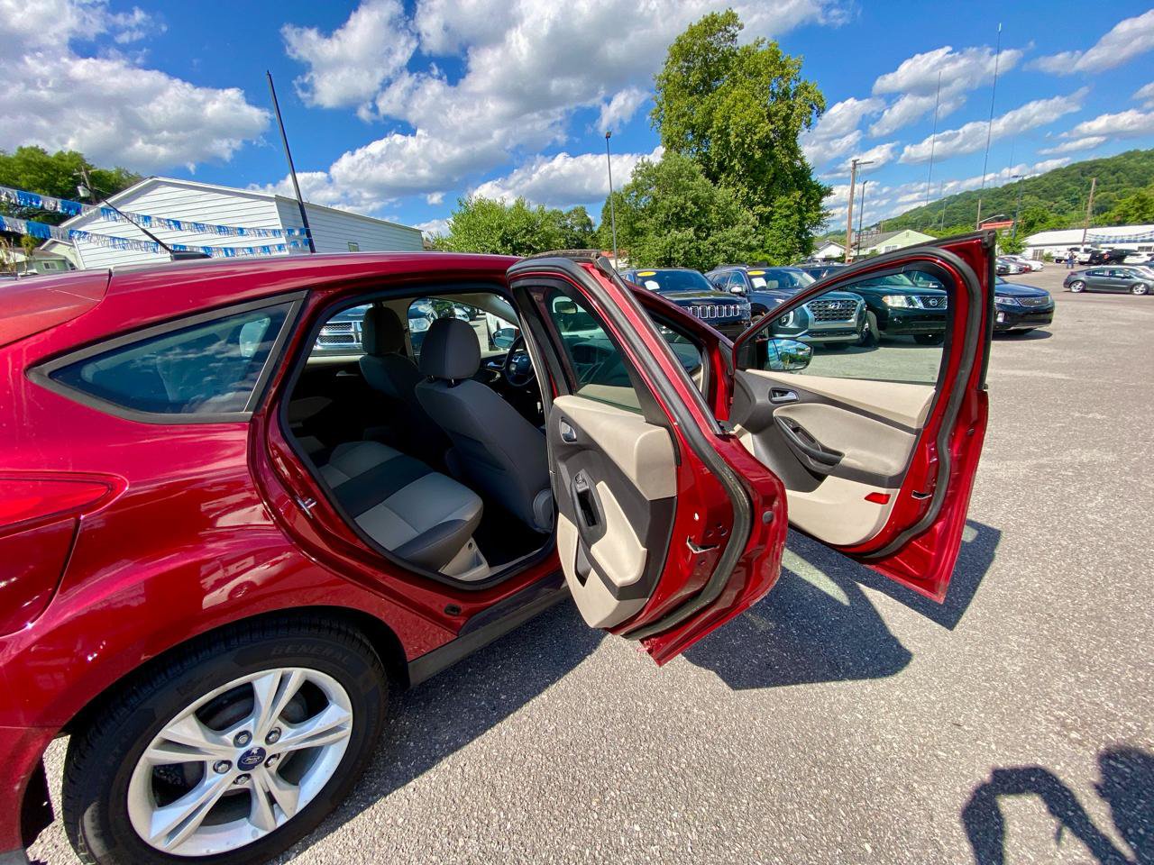 Used 2014 Ford Focus SE FWD image 10