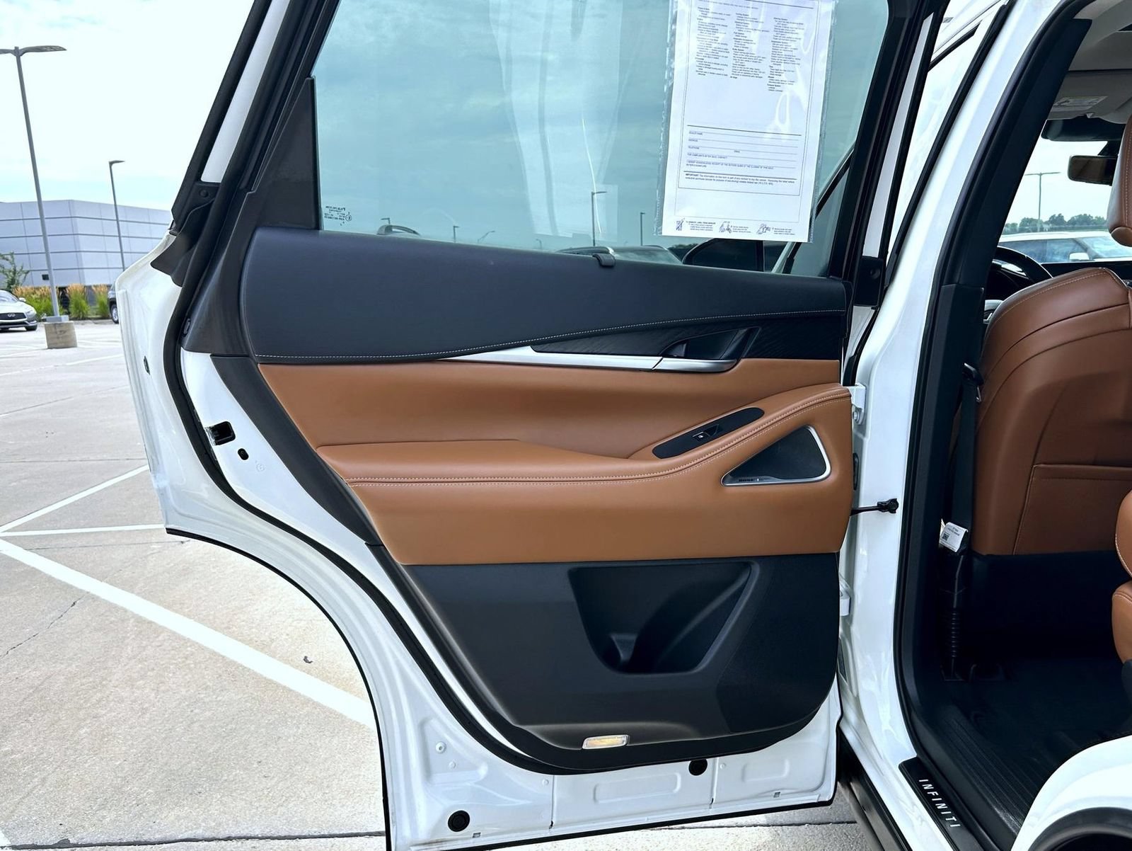 Certified 2023 INFINITI QX60 Sensory w/ Vision Package AWD/4WD image 22